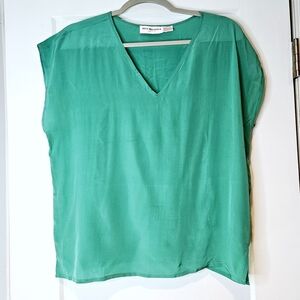 Vintage Jack Mulqueen 100% Silk V-Neck Blouse